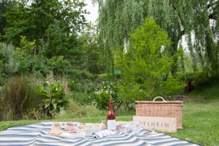 Delheim picnics daily by the riverside ‘til April 2012